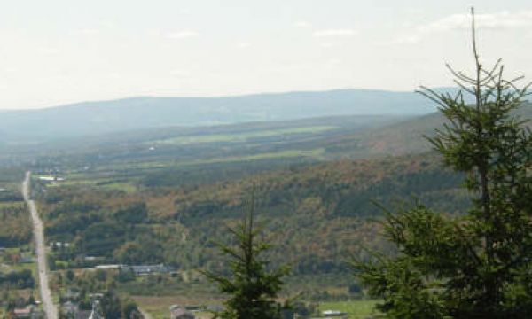 Pontbriand le village et au fond Thetford MInes